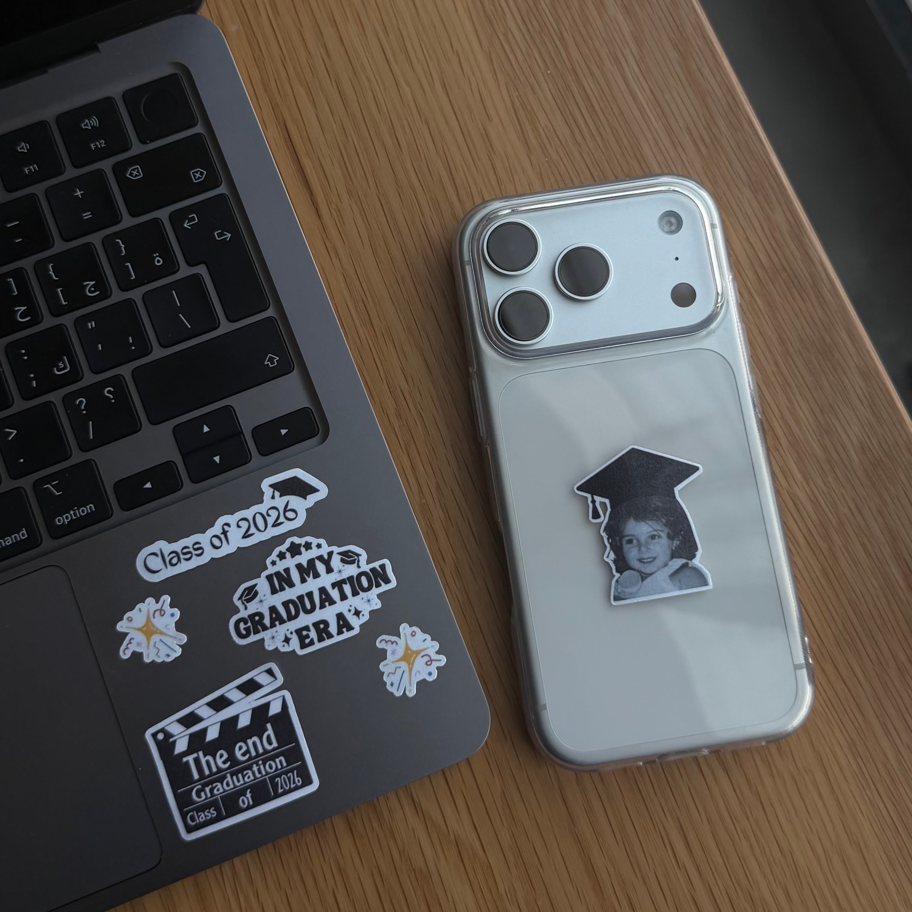 ستيكرات تخرج